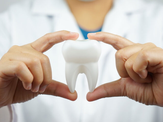 https://www.emergencydentistfayettevillenc.com/wp-content/uploads/2020/11/body-1-640x480.jpg